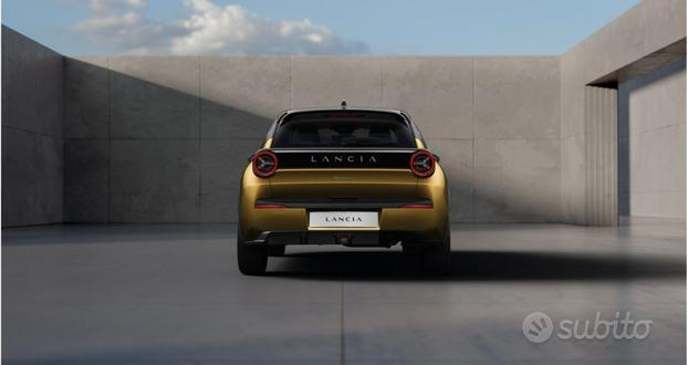 LANCIA Ypsilon Hybrid e-DCT