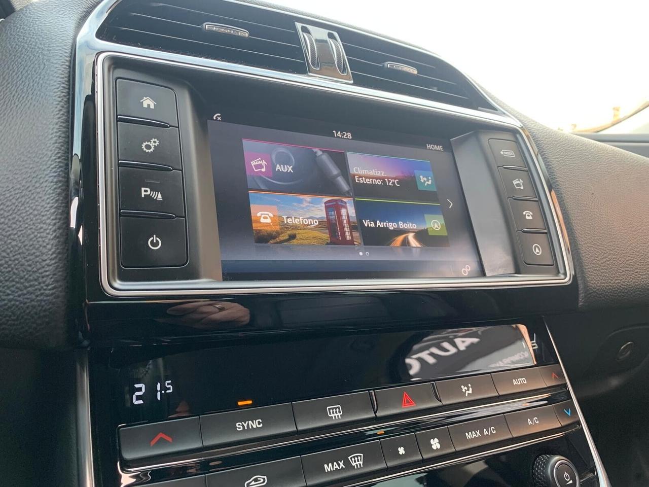 Jaguar XE 2.0 D 180 CV autom. Ok catena