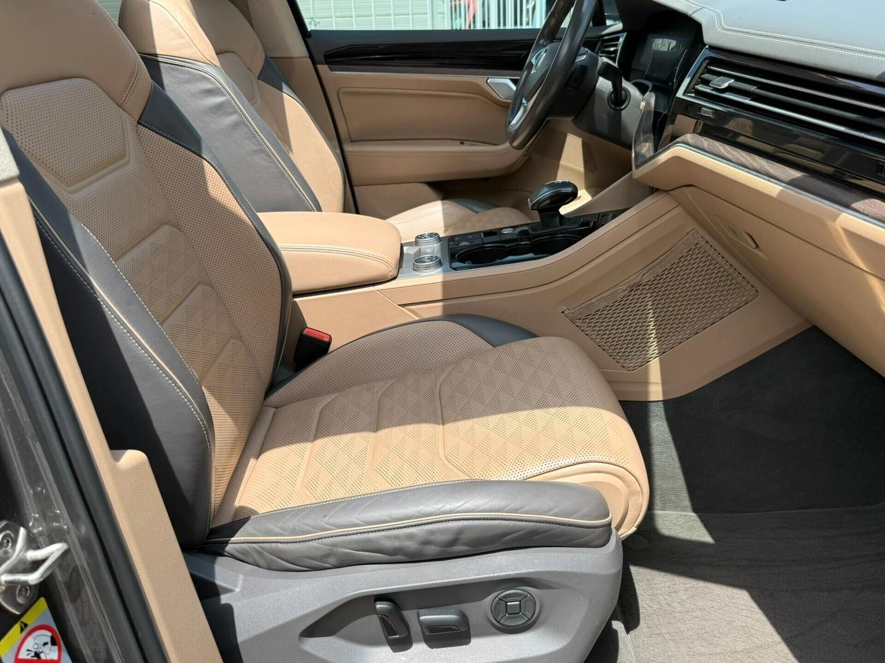 Volkswagen Touareg 3.0 V6 TDI SCR Advanced Tetto