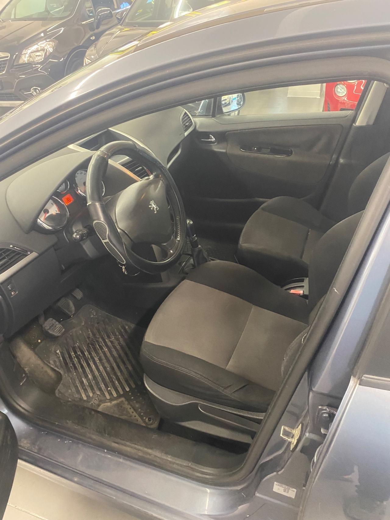 Peugeot 207 1.6 HDi 90CV 5p. XS
