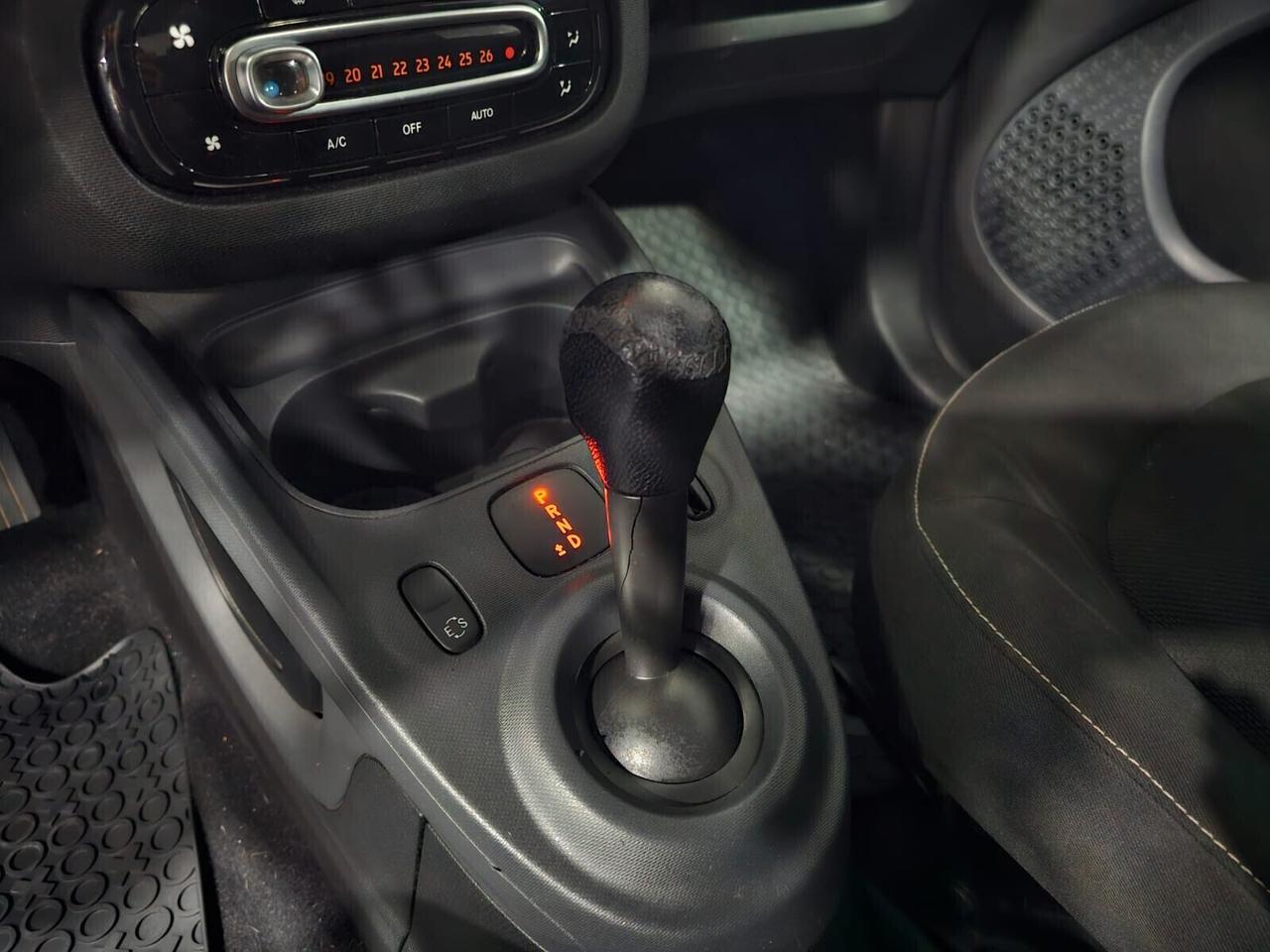 NUOVA SMART FORTWO SUPER PASSION 1.0 BENZ 71CV TWINAMIC