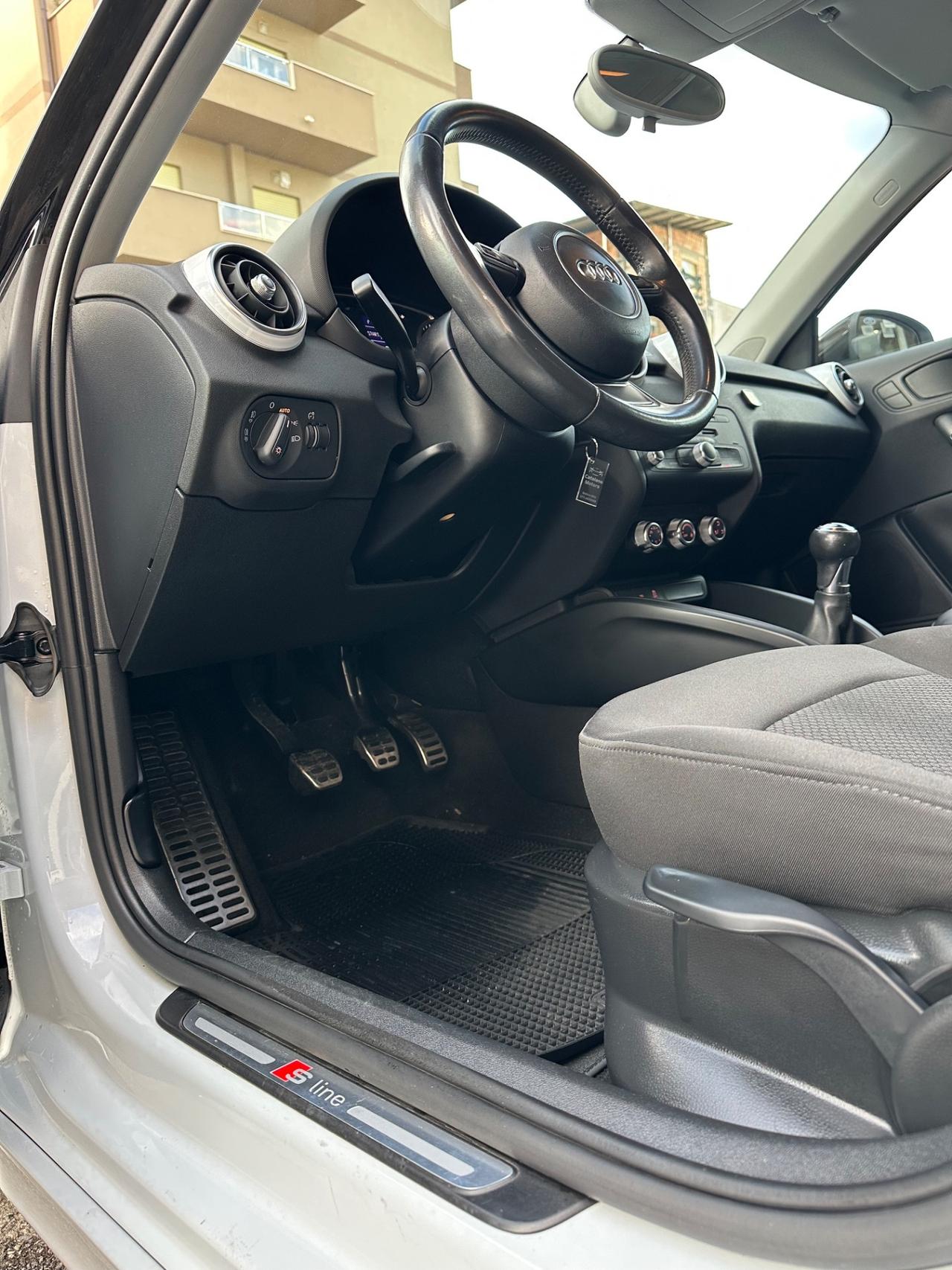 Audi A1 1.6 TDI S line edition plus