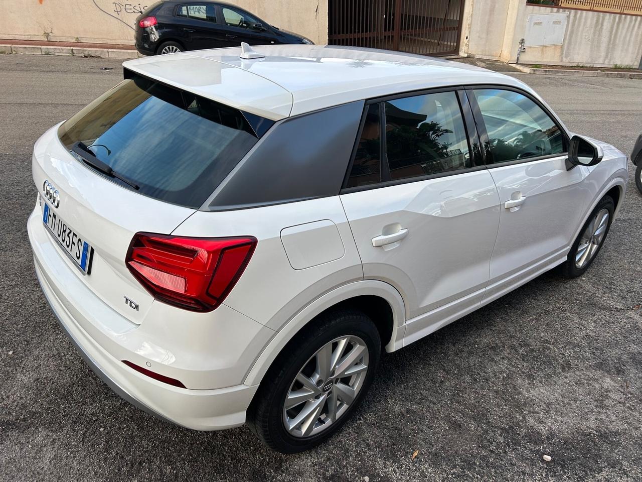Audi Q2 1.6 TDI Sport strafull !!!!!