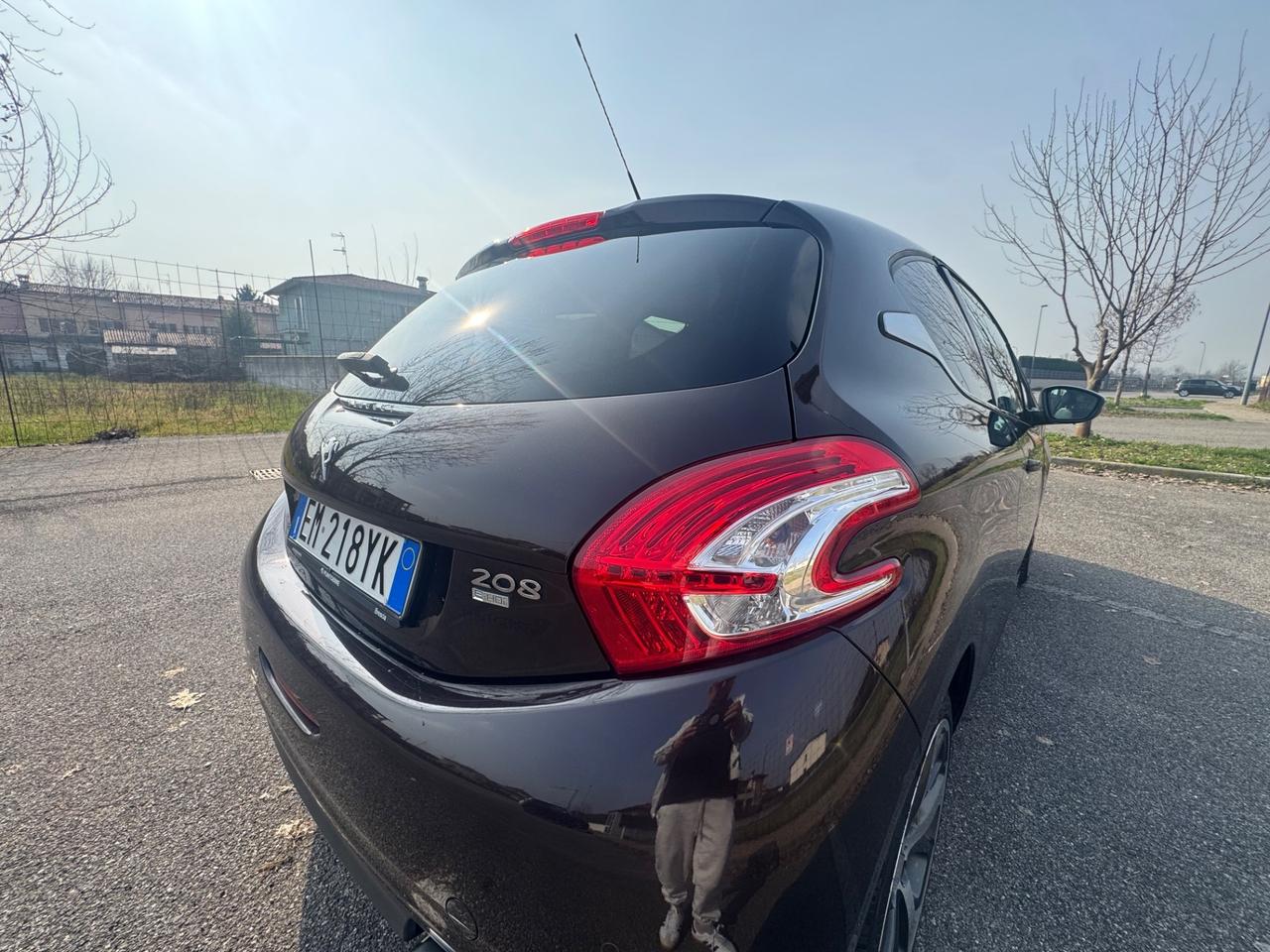 Peugeot 208 1.4 HDi 68 CV 3 porte Allure
