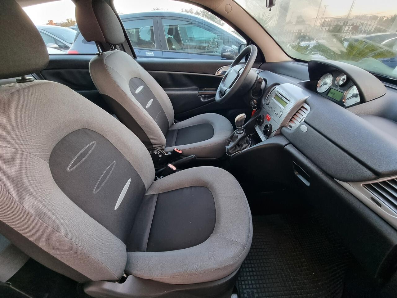 Lancia Ypsilon 1.2 Argento