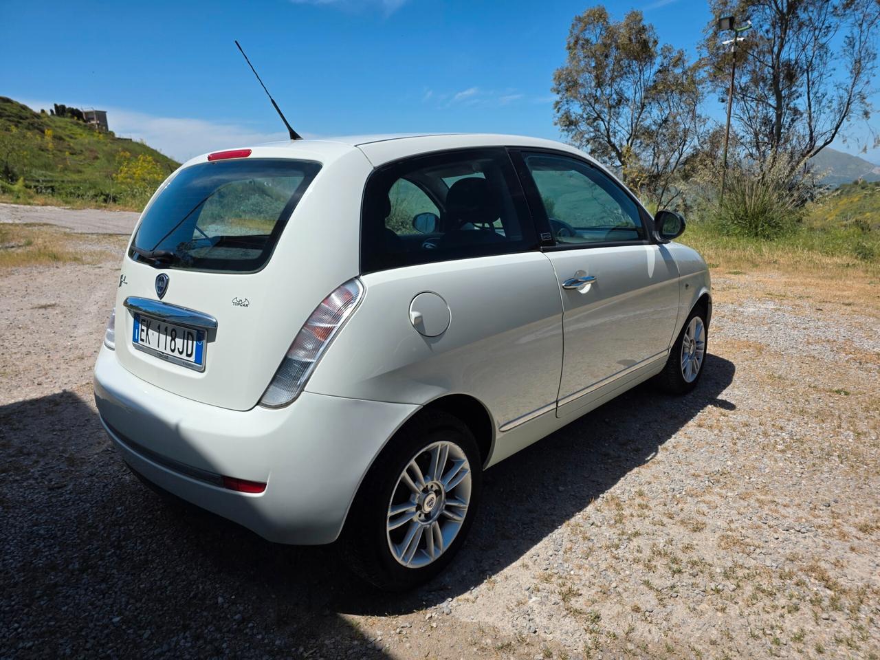 Lancia Ypsilon 1.2 69 CV Unyca
