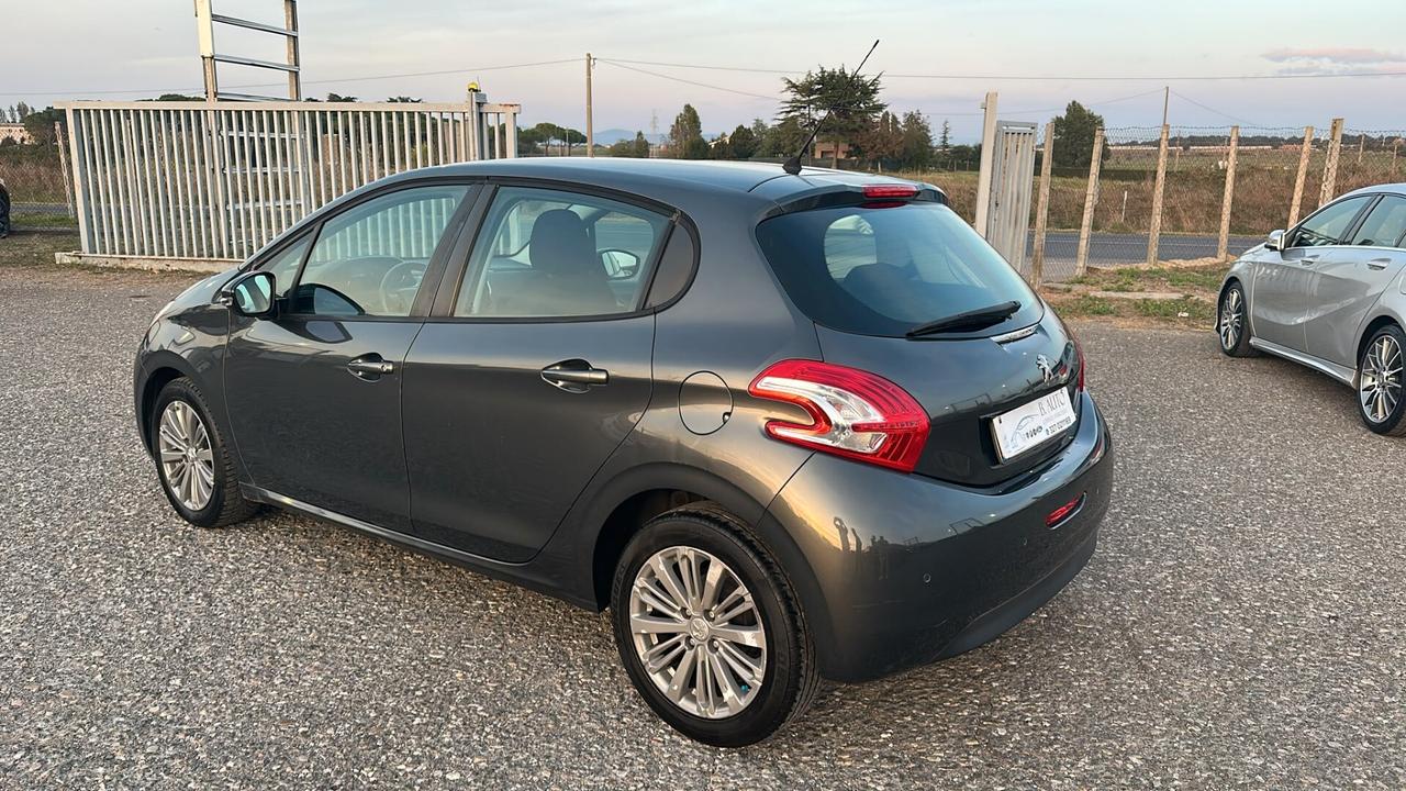 Peugeot 208 1.4 HDi 68 CV 5 porte Allure