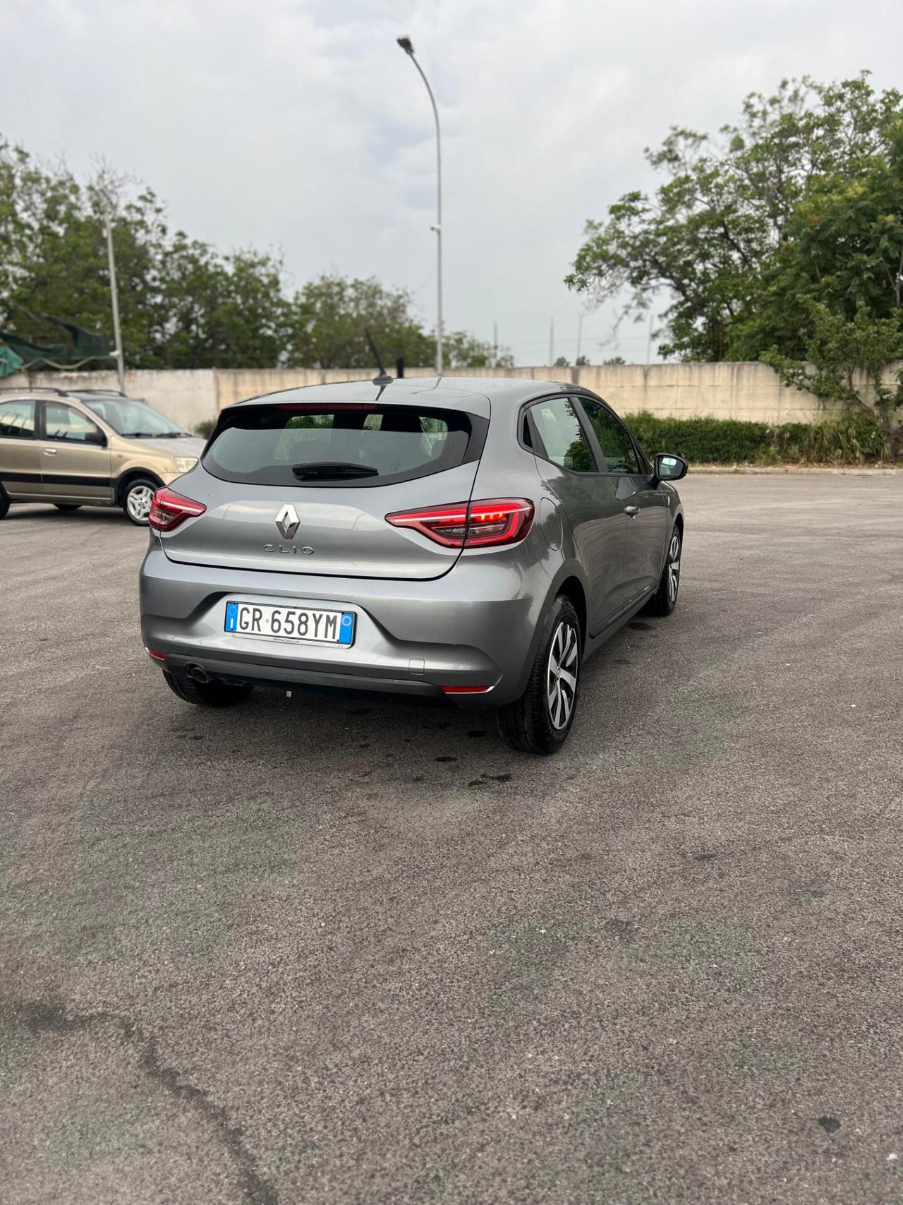 Renault Clio 65 CV 2024 NEOPATENTI IVA ESPOSTA