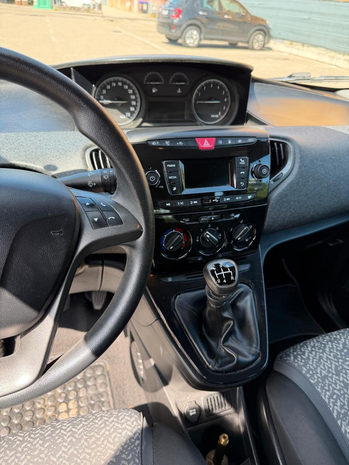 Lancia Ypsilon 1.2 Gpl - NEOPATENTATI - 12 MESI DI GARANZIA -