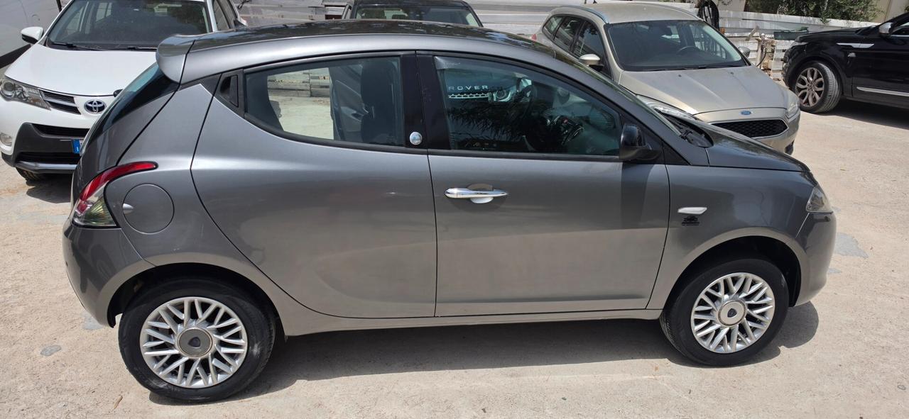 Lancia Ypsilon YPSISILON 0.9 TWINAIR ECOCHIC GOLD