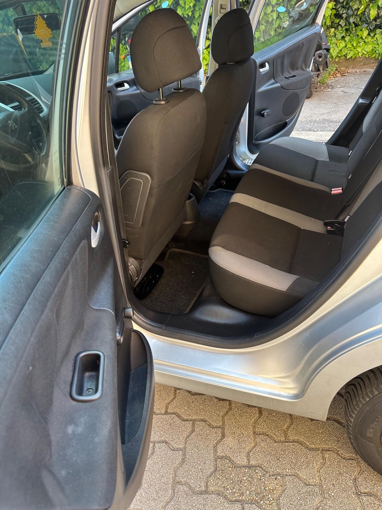 Peugeot 207 1.4 8V 75CV 5p. ONE Line