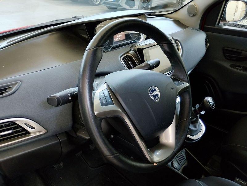 Lancia Ypsilon 1.0 FireFly 5 porte S&S Hybrid Gold Plus