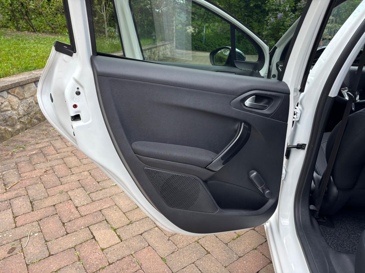 Peugeot 208 BlueHDi 75 5 porte Style OK NEOPATENTATI