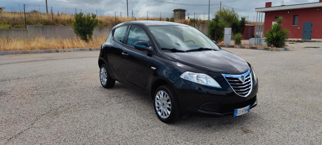 Lancia Ypsilon 0.9 TwinAir 85 CV 5 porte Metano Ecochic Gold