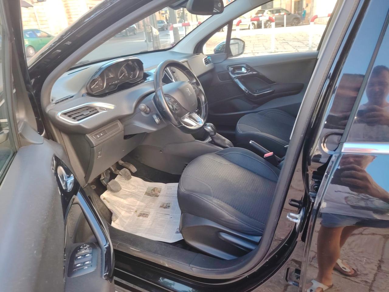 Peugeot 208 BlueHDi 75 5 porte Allure