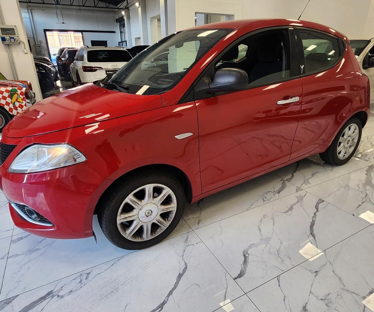 Lancia Ypsilon 1.2 69 CV 5 porte Platinum