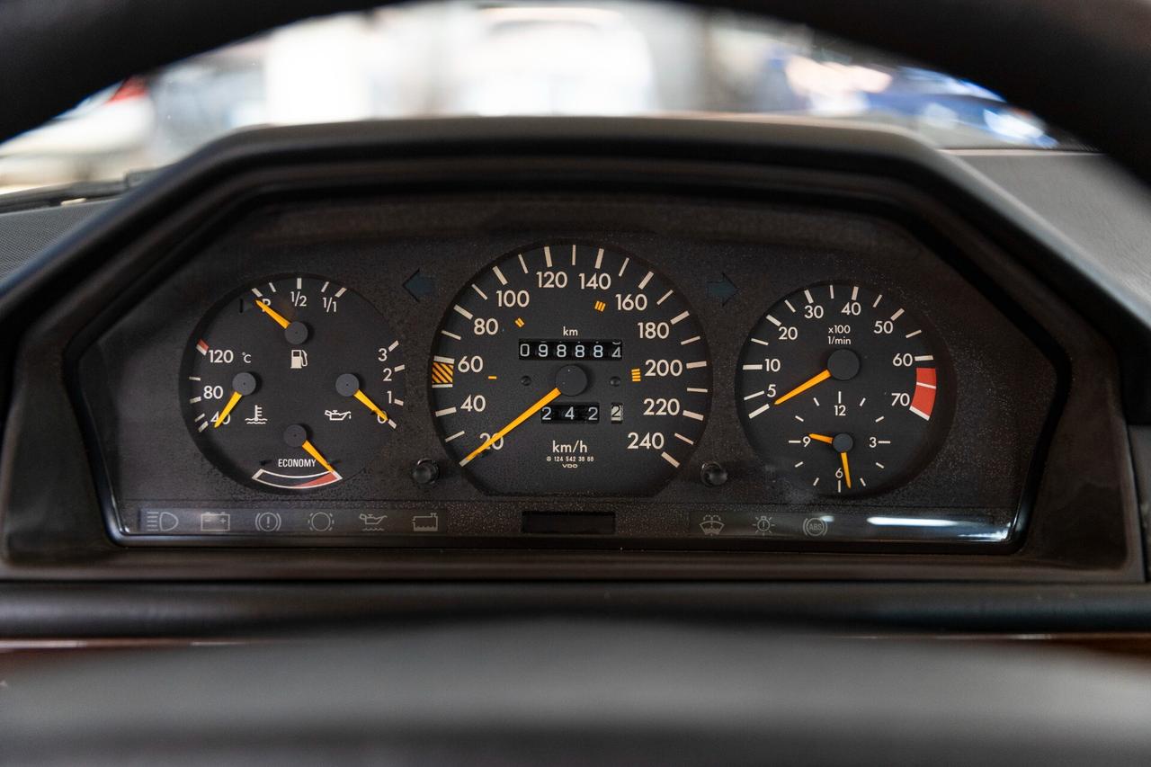 Mercedes-benz 300 CE cat Coupé