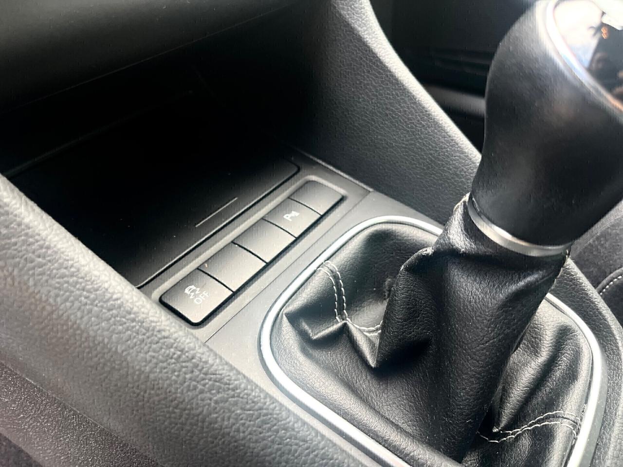 Volkswagen Golf 1.6 TDI(105cv)*NAVI*SEDILRISCALD*SENSORI