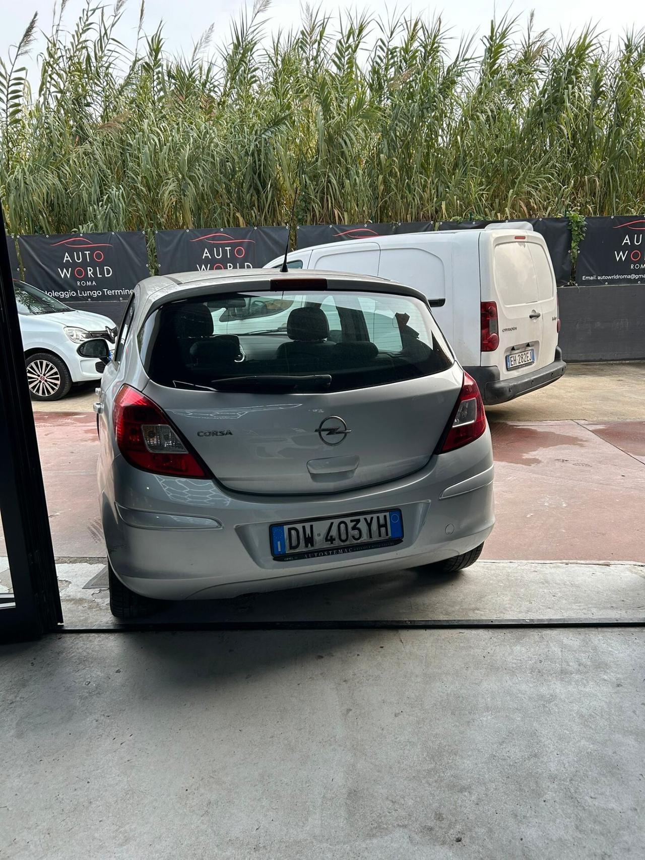 Opel Corsa 1.2 5 porte Cosmo