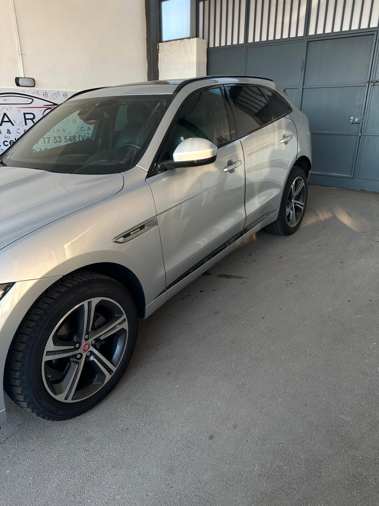 Jaguar F-Pace 2.0 D 180 CV AWD R-Sport