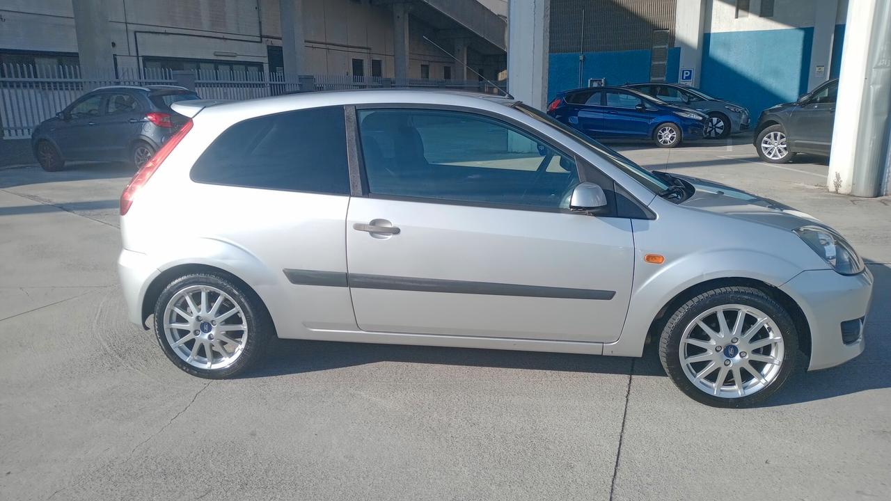 Ford Fiesta 1.6 TDCi 90CV 3 porte DPF Titanium