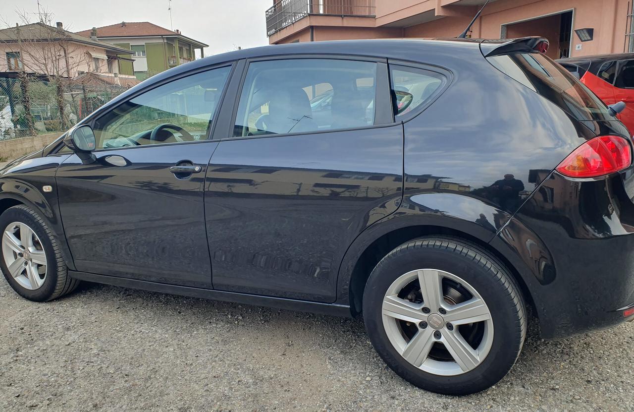 Seat Leon 1.6 TDI 90CV *NeoPatentati*