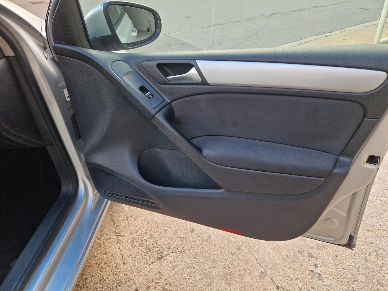 Volkswagen Golf 1.6 TDI DPF 5p. Highline