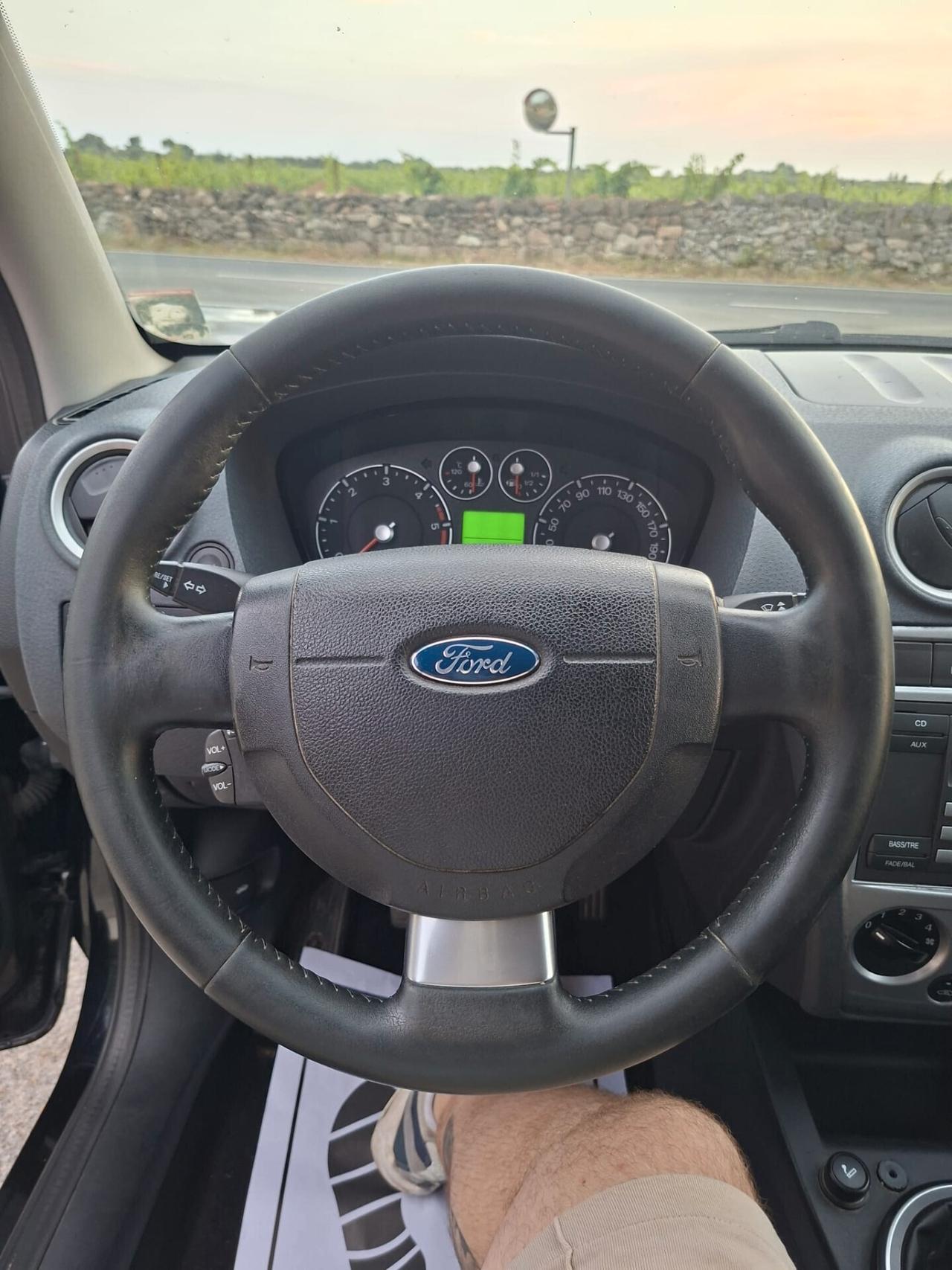 Ford Fusion TITANIUM 1.4 TDCi 5p.