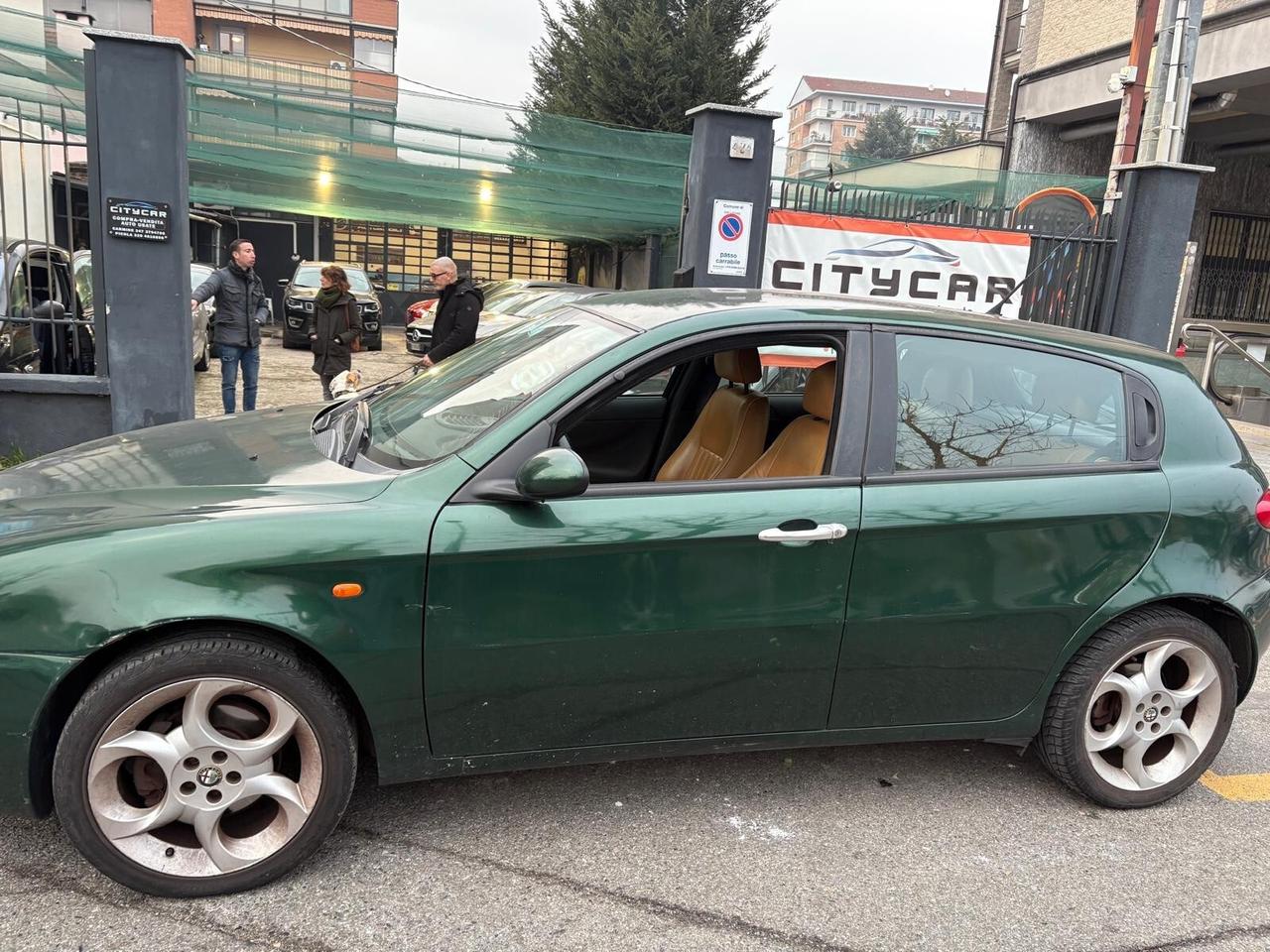 Alfa Romeo 147 1.6i 16V Twin Spark 5p. Distinctive