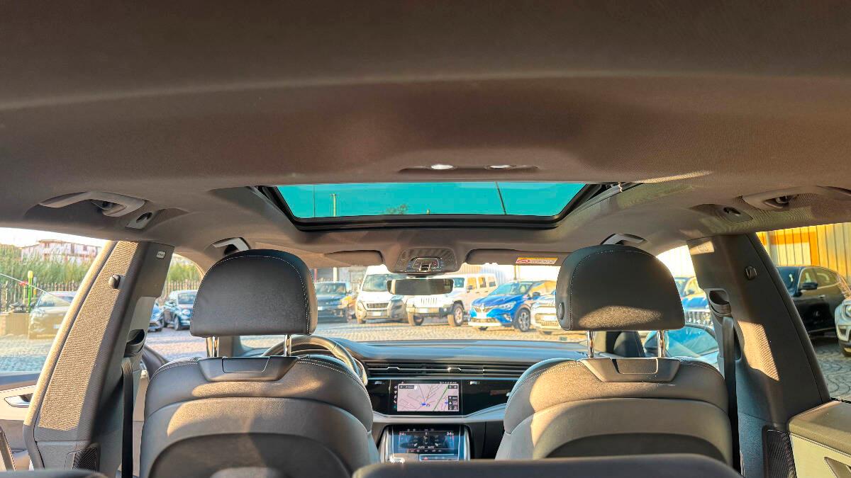 Audi Q8 55 3.0 tfsi mhev Sport quattro tiptronic
