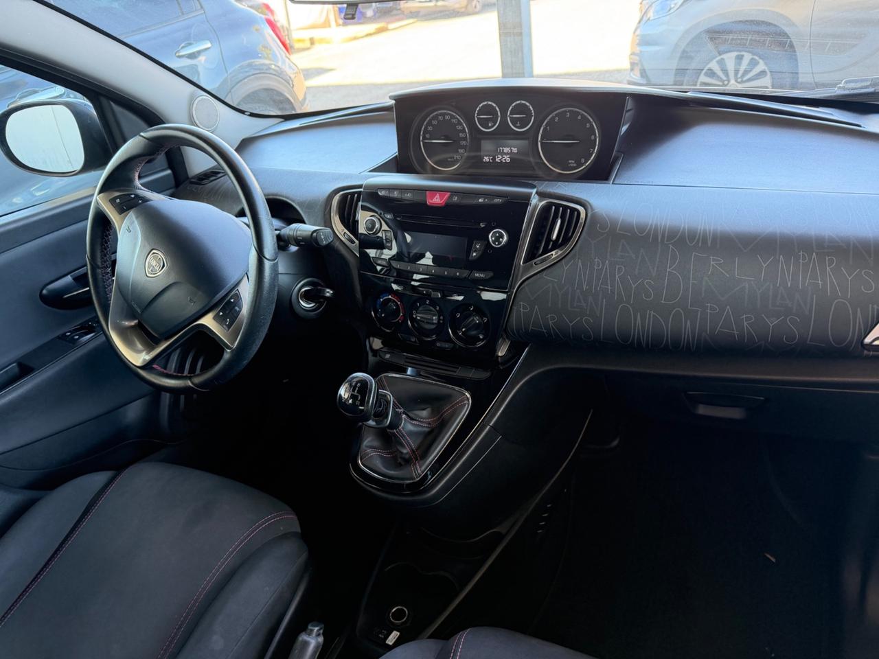 Lancia Ypsilon 1.2 69 CV 5 porte S&S Platinum
