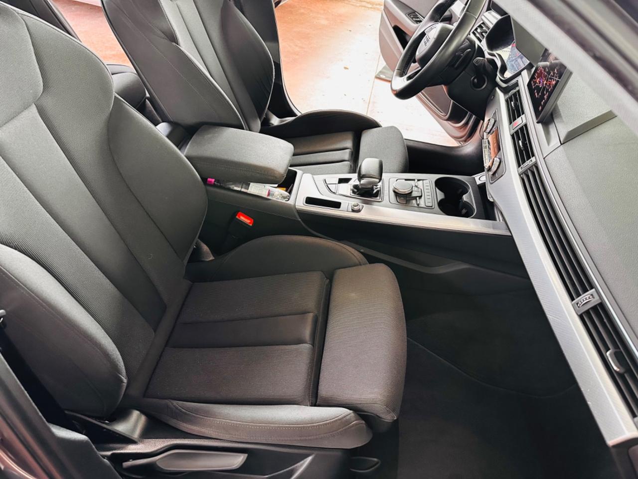 Audi A4 35 TDI 150CV S-Tronic 7Marce F1 S-Line