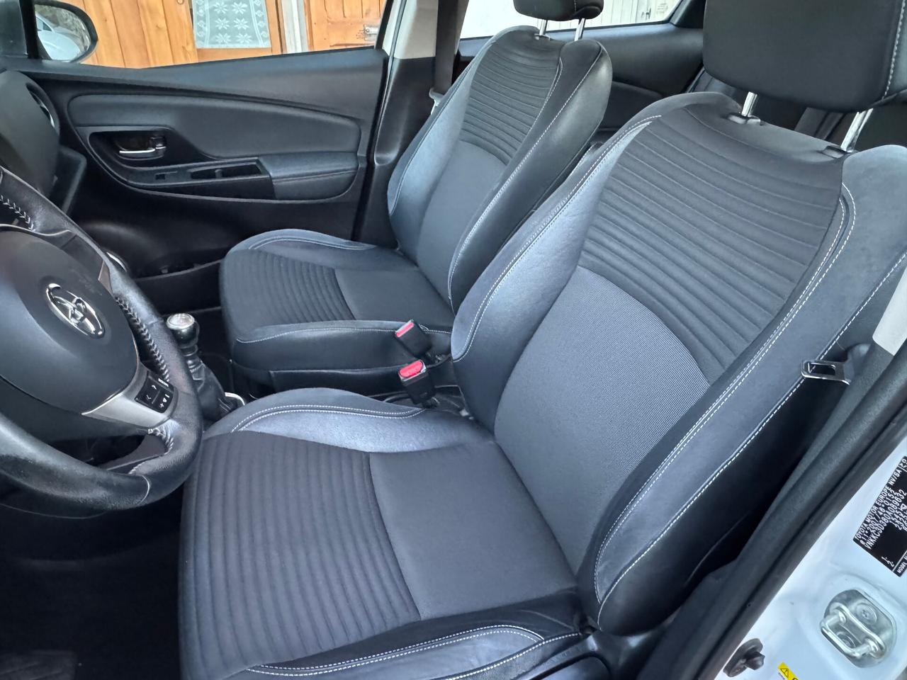 Toyota Yaris 1.4 D-4D 5 porte Lounge 05/2015