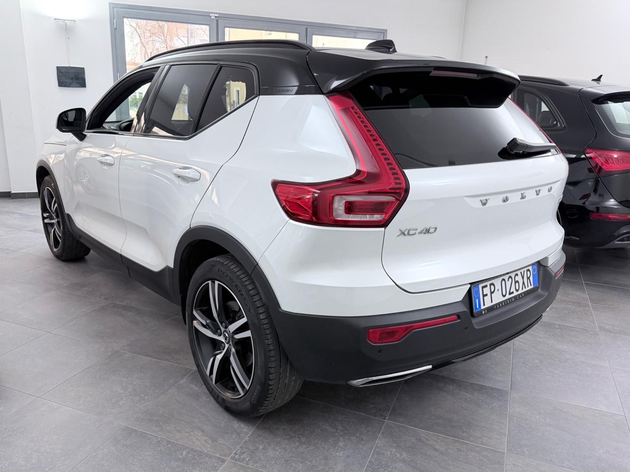 Volvo XC40 D4 AWD Geartronic R-design