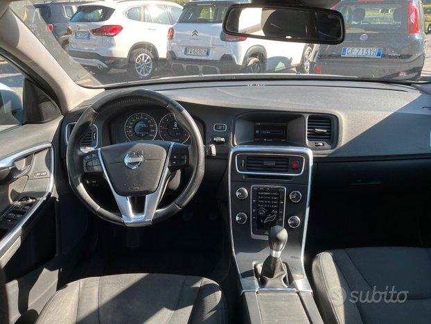 Volvo S60 D2 R-design