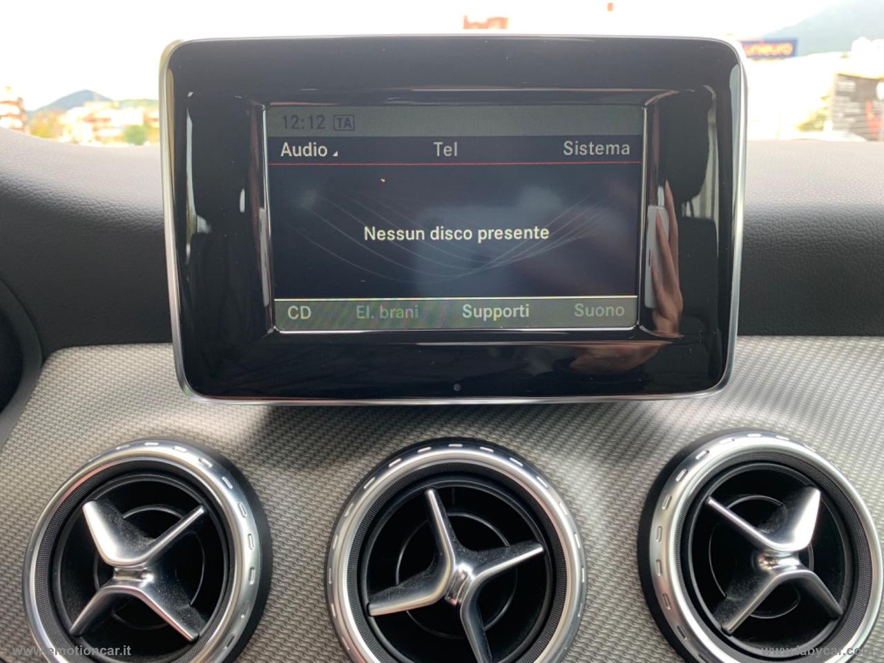 MERCEDES-BENZ GLA 200 CDI Premium - 2015