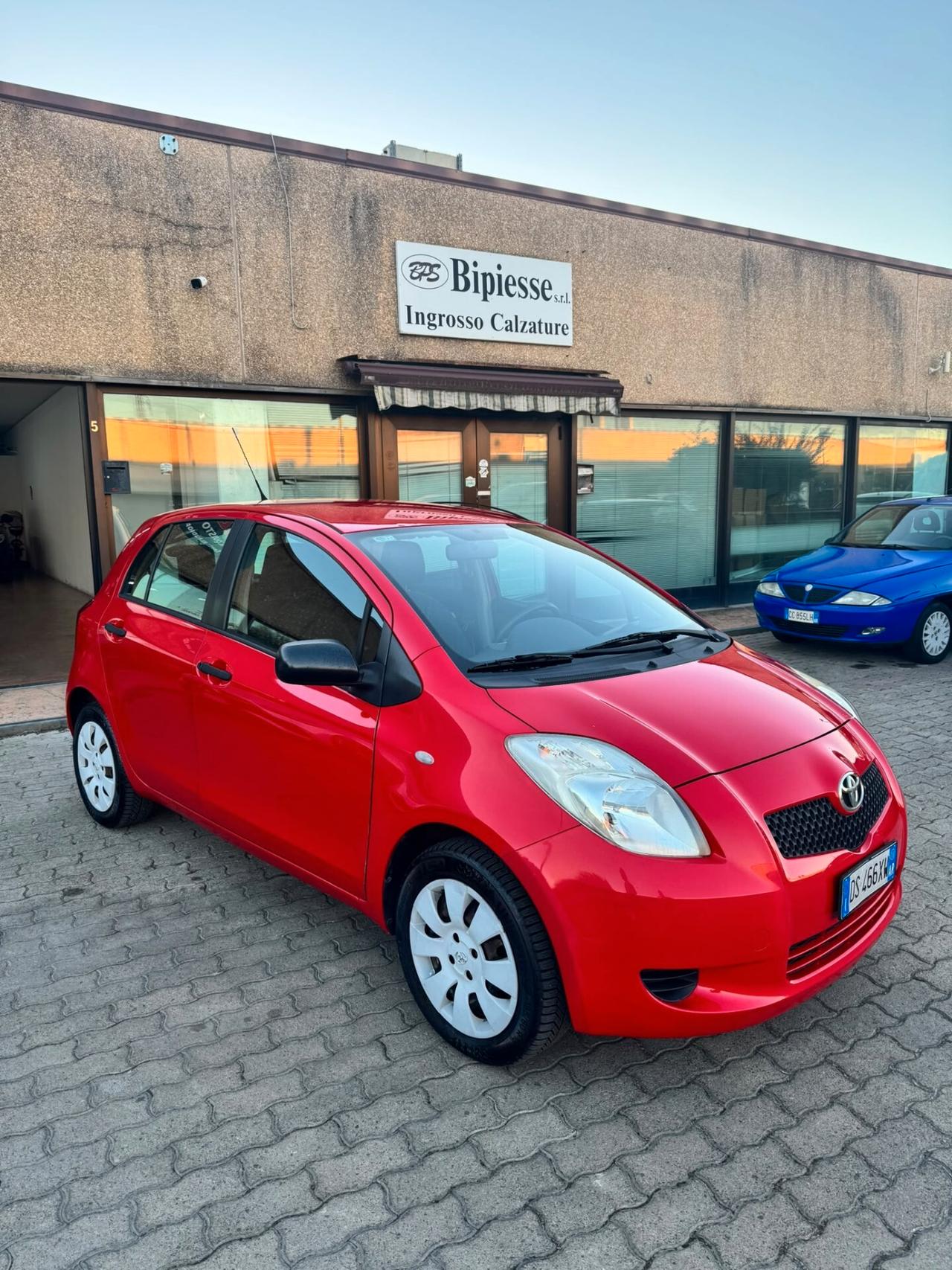 Toyota Yaris 1.0 5 porte Now
