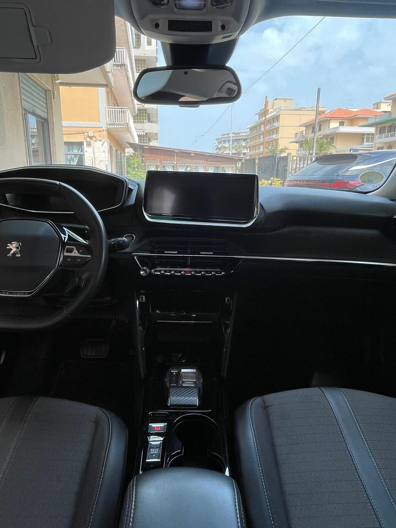 Peugeot 2008 BlueHDi 130 S&S EAT8 Allure