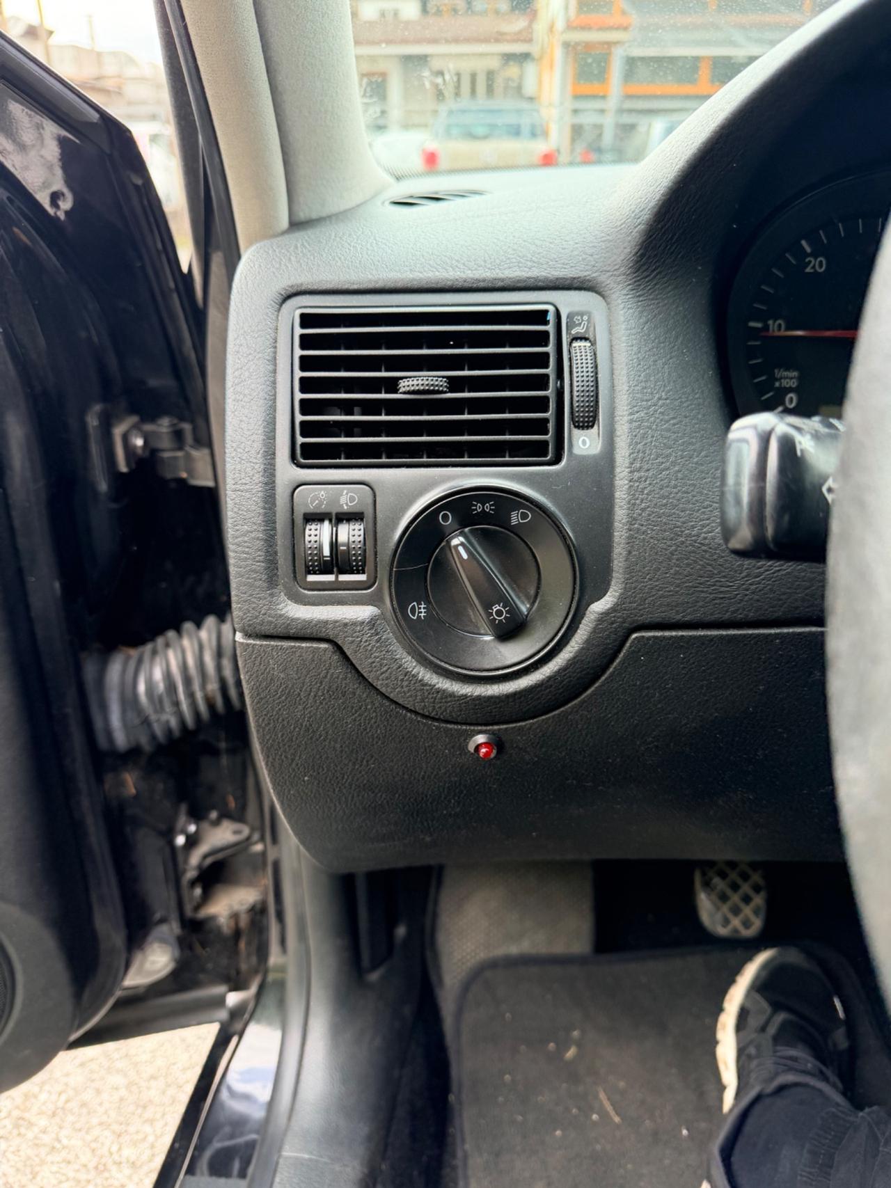 Volkswagen Golf 1.9TDl 90cv 5porte