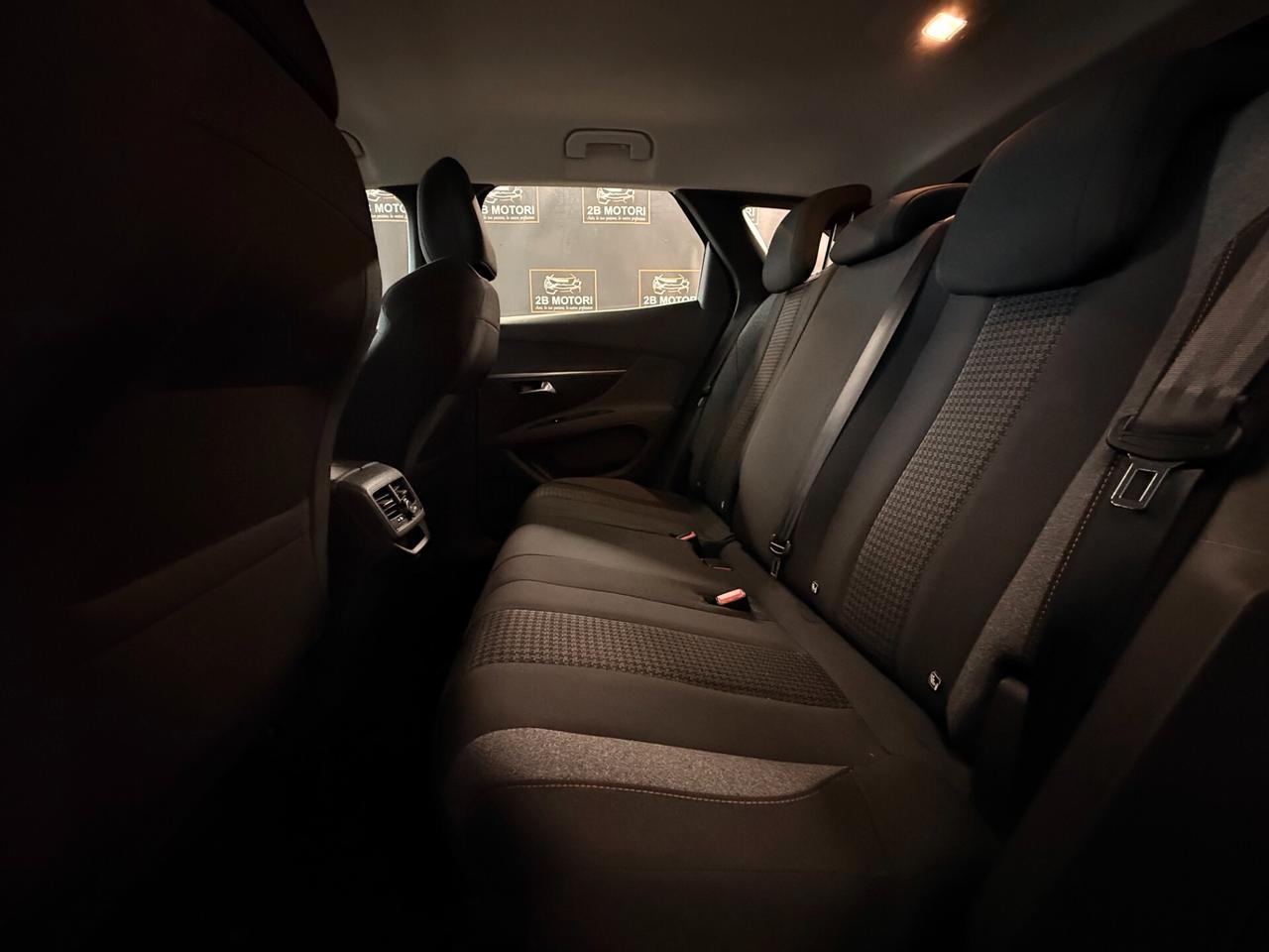 Peugeot 3008 BlueHDi 130 S&S EAT8 Allure