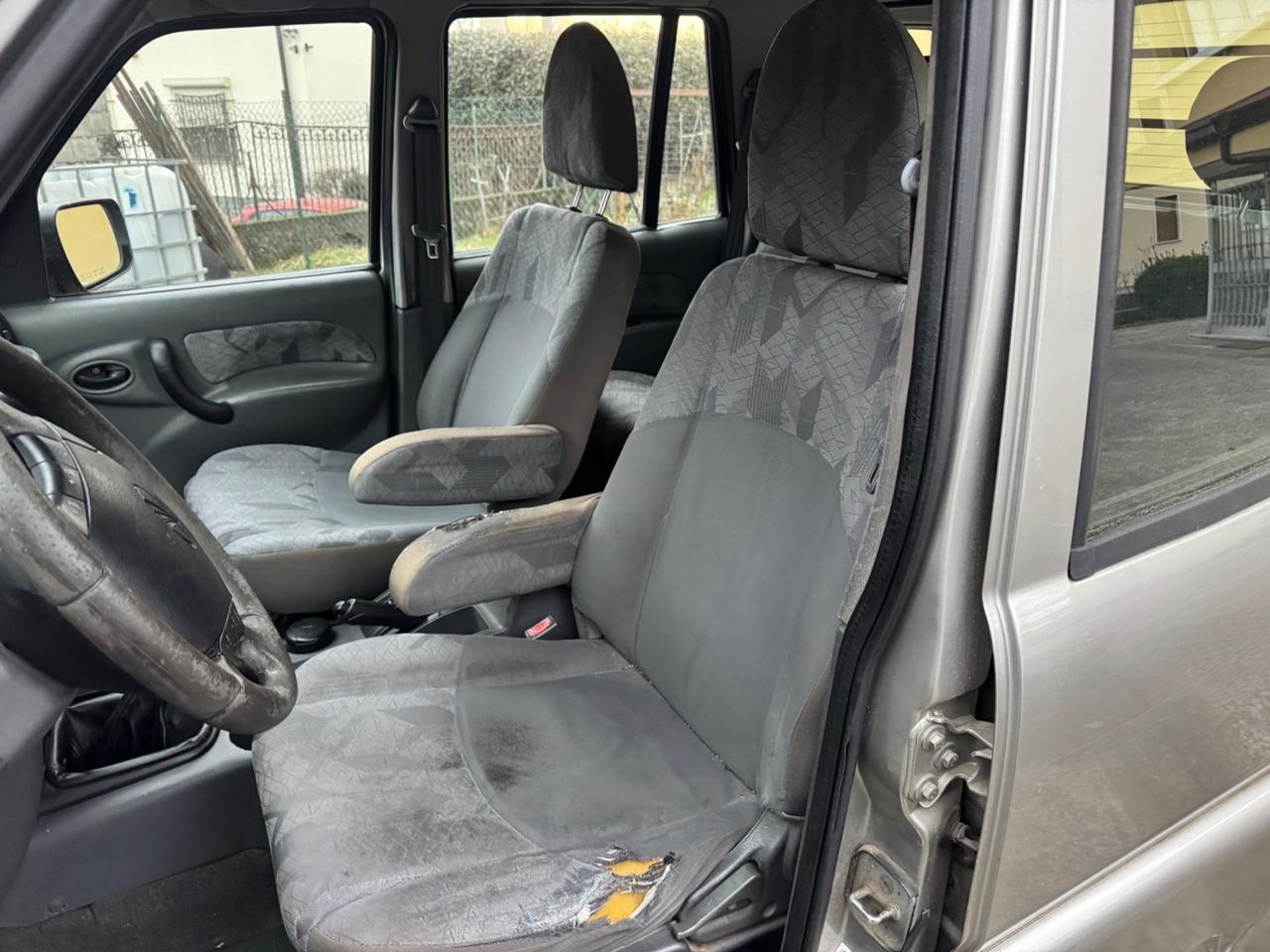 Mahindra Goa 4x4 Autocarro frizione da sostituire