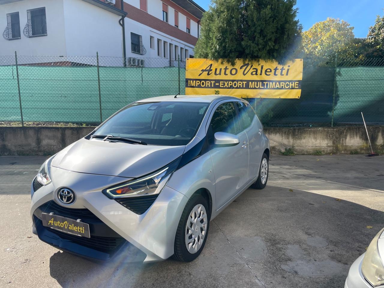 Toyota Aygo Connect 1.0 VVT-i 72 CV 5 porte x-cite MMT