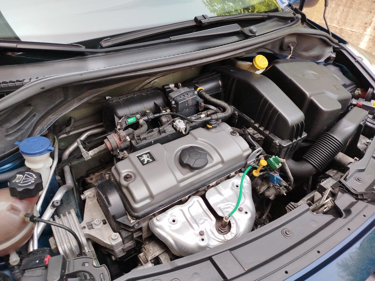 Peugeot 207 1.4 BENZINA 73cv / 52.000km / Neop.