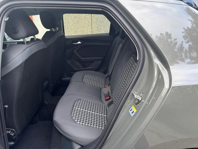 AUDI A1 SPB 30 TFSI S tronic Identity Black KM.0