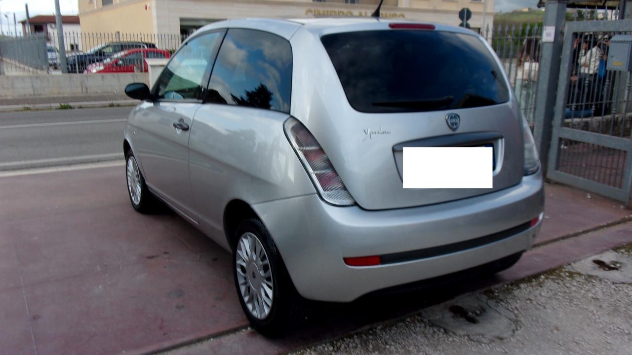 Lancia Ypsilon 1.3 MJT 90 CV Platino