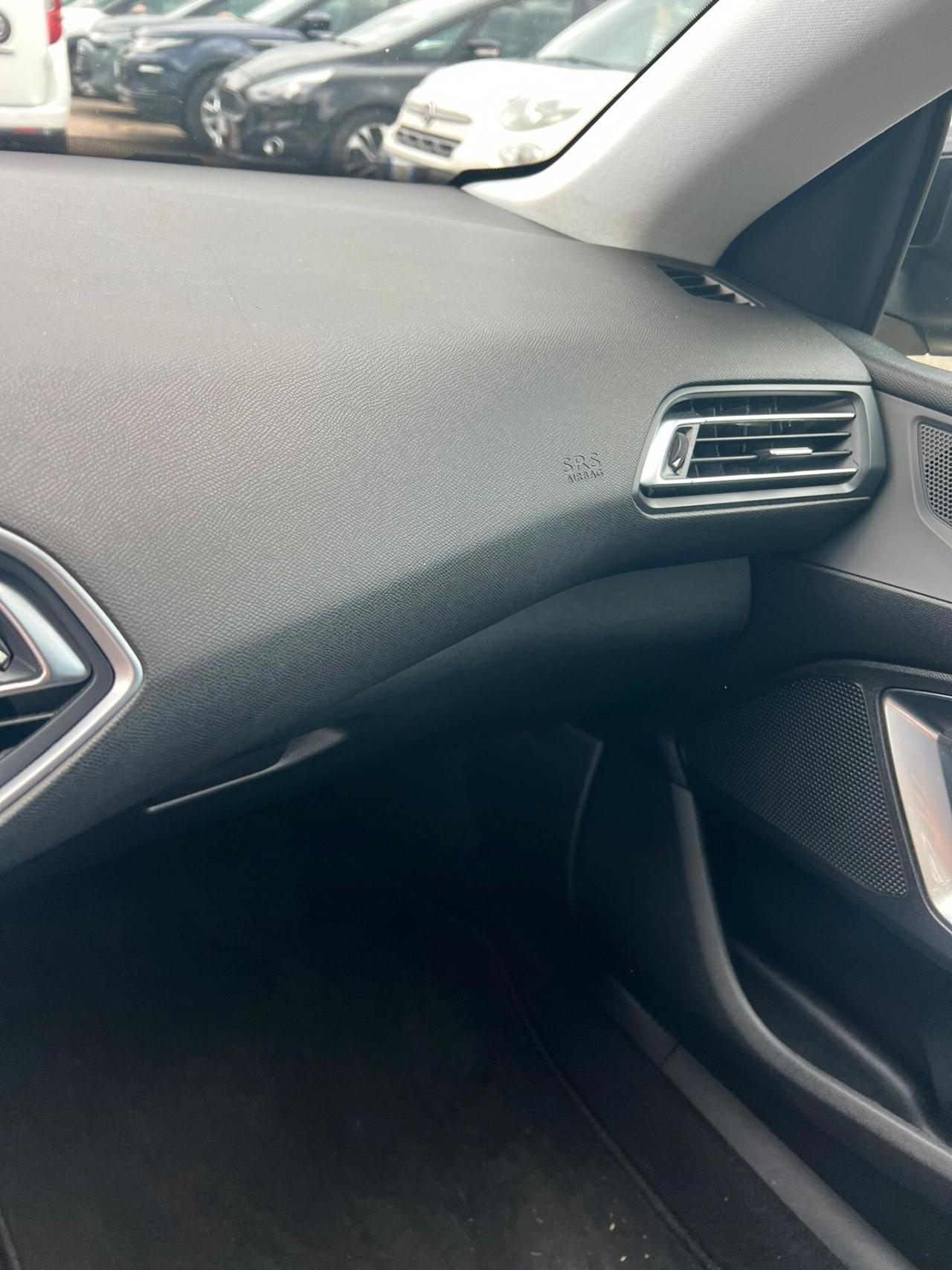 Peugeot 308 BlueHDi 130 S&S Allure