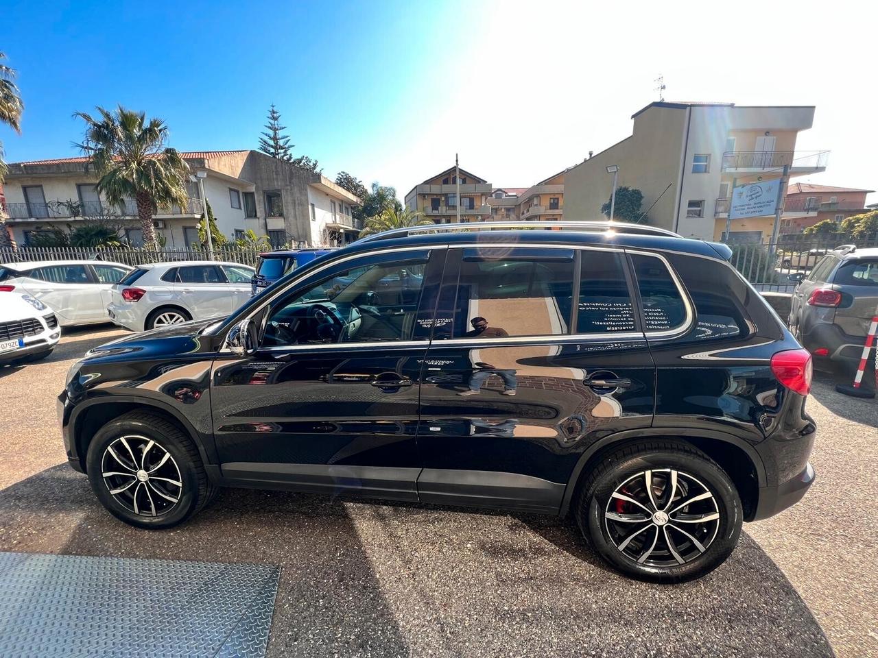 Volkswagen Tiguan 2.0 16V TDI DPF tiptronic Sport & Style (18°)