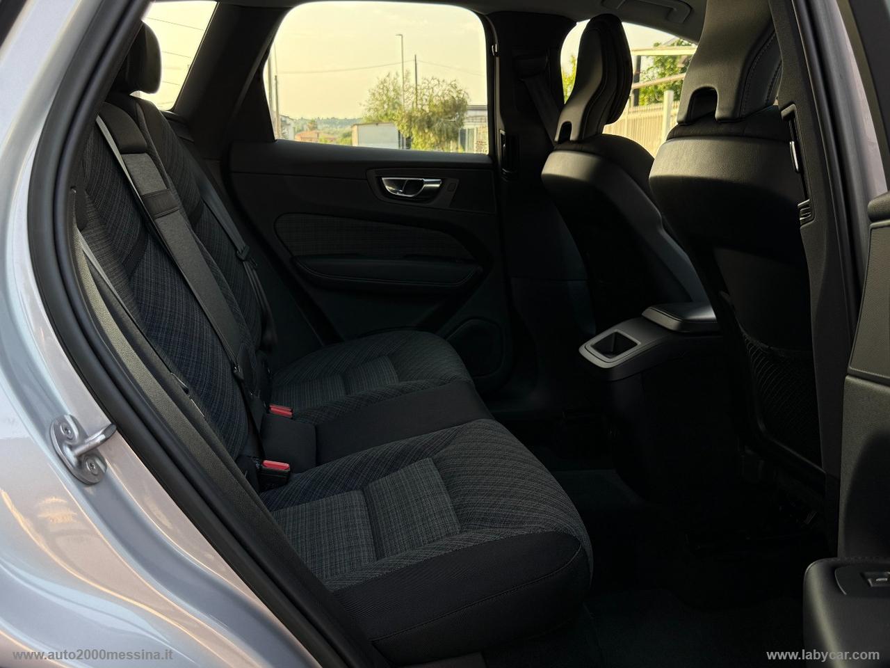 VOLVO XC60 B4 (d) AWD Geartronic Momentum Pro