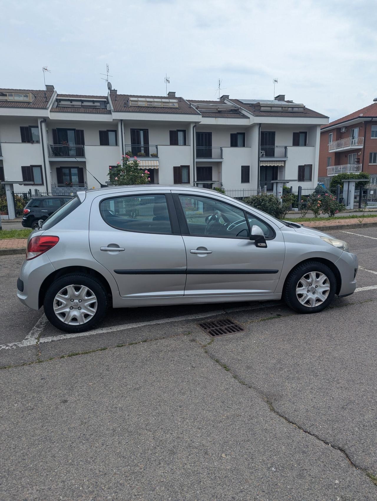 Peugeot 207 1.4 neopatentati