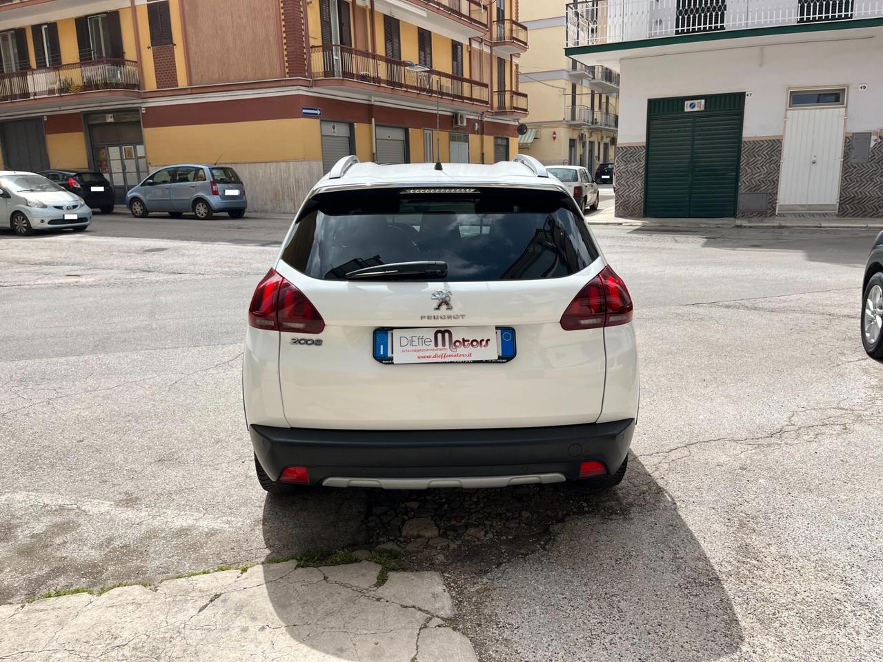 Peugeot 2008 BlueHDi 100 Allure